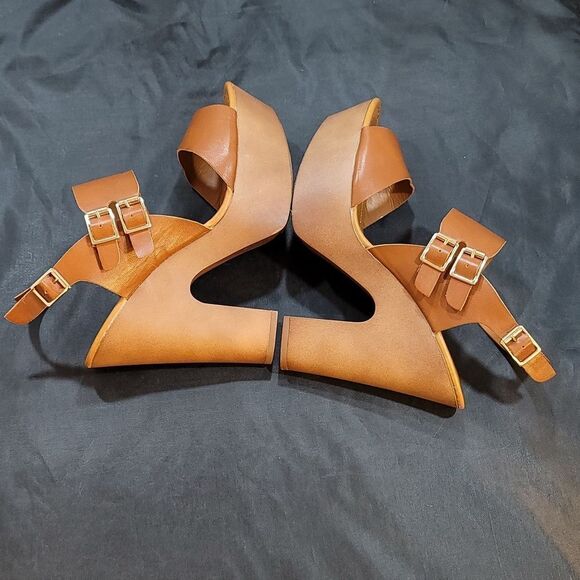 BRECKELLES PLASFORM OPEN TOE BLOCK HEEL SANDAL - Picture 12 of 14